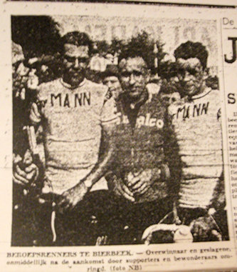 19600616-profs-podium.JPG - 63,91 kB